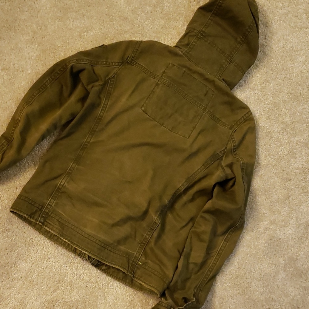 Jackets - Picture 3 of 4